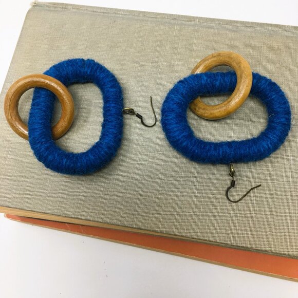 Handmade Oval Ocean Blue Wool Wrapped Chunky Wood Dangle Chain Earrings - Picture 3 of 11